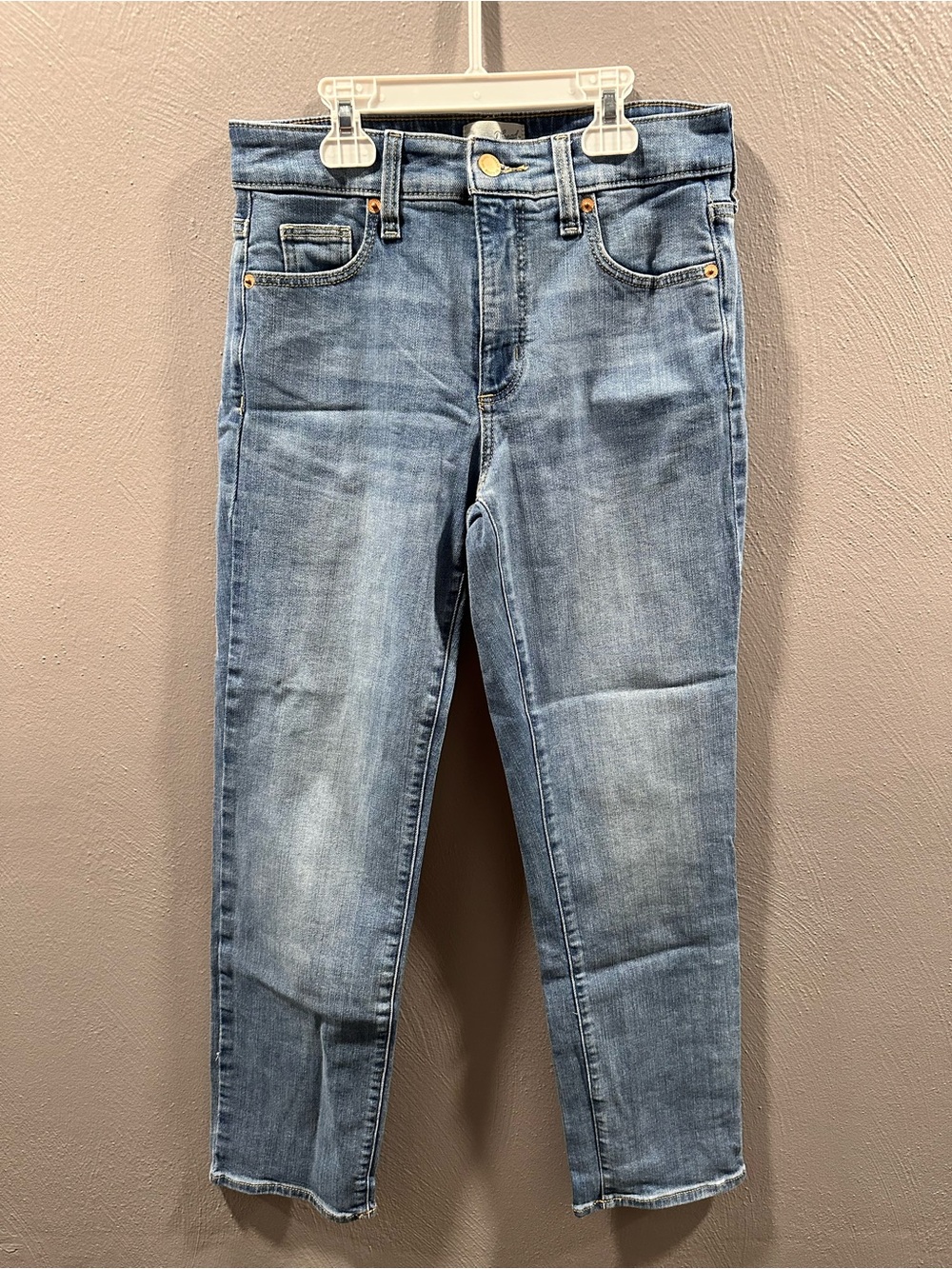 Universal Thread Women's Straight Leg Light Blue Jeans